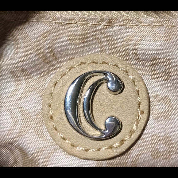 🆕🔥CC/CHARMING CHARLIE SUPER CUTE WRISTLET/MAKE UP BAG WHITE&CHERRIES NWT!! - Picture 3 of 14